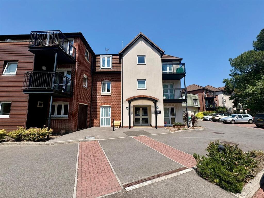 1 bed House (unspecified) for rent in Ferndown. From Edwards - Ferndown 1 bed House (unspecified) for rent in Ferndown. From Edwards - Ferndown