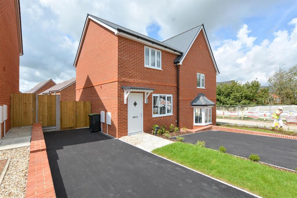 2 bed Semi Detached for rent in Furzehill. From Edwards - Ferndown 2 bed Semi Detached for rent in Furzehill. From Edwards - Ferndown