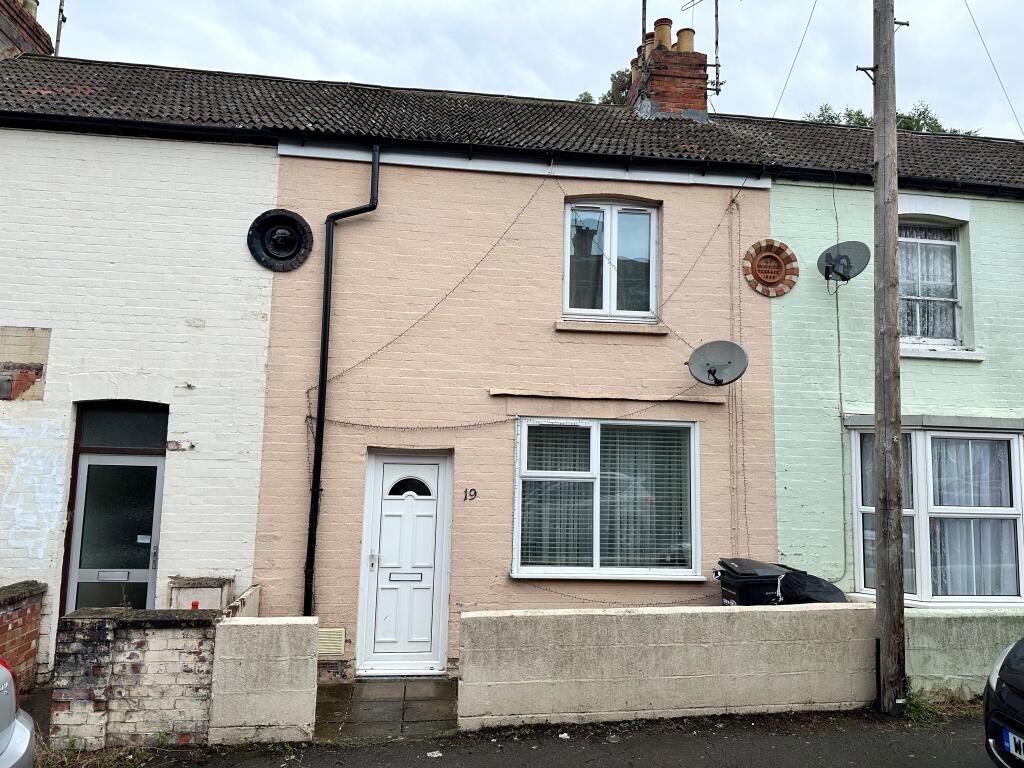 2 bed Mid Terraced House for rent in Yeovil. From Edwards - Yeovil 2 bed Mid Terraced House for rent in Yeovil. From Edwards - Yeovil
