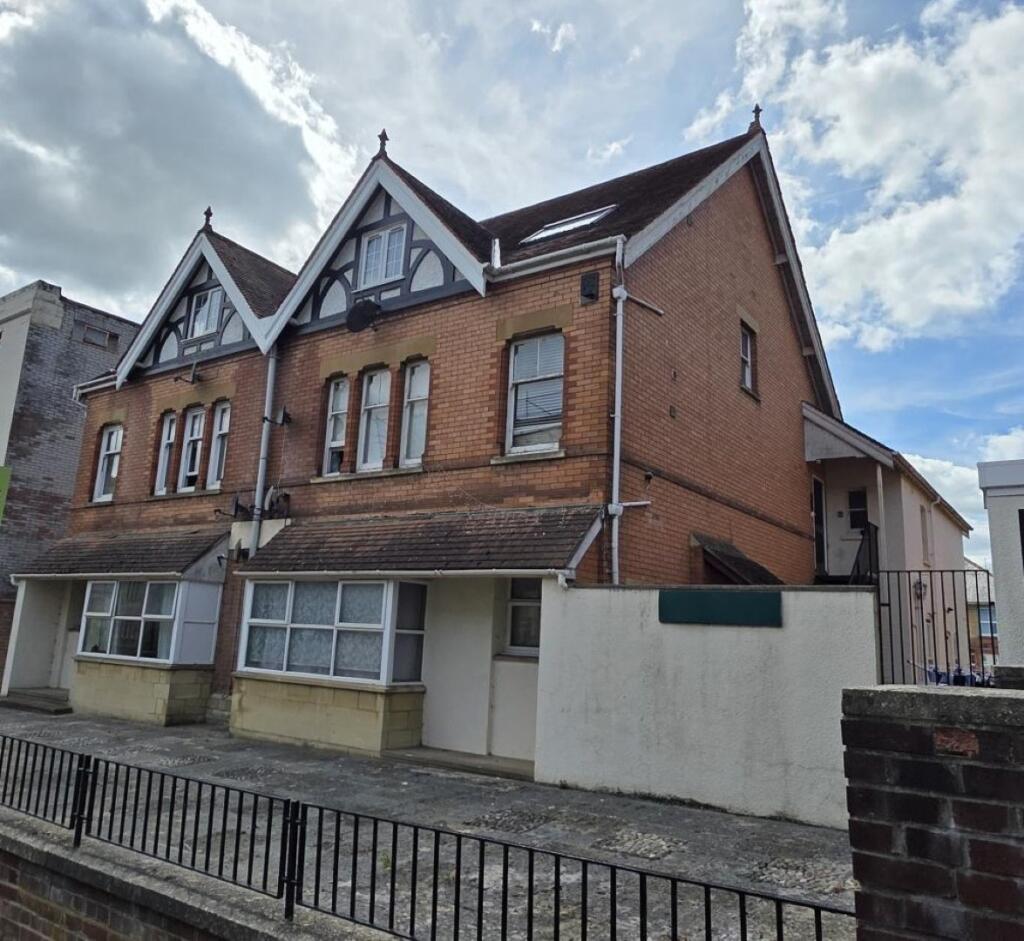 2 bed House (unspecified) for rent in Yeovil. From Edwards - Yeovil