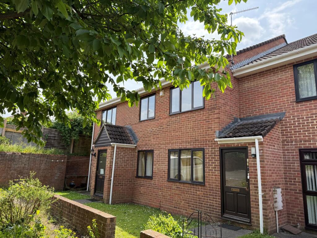 2 bed 1st Floor Flat for rent in Yeovil. From Edwards - Yeovil