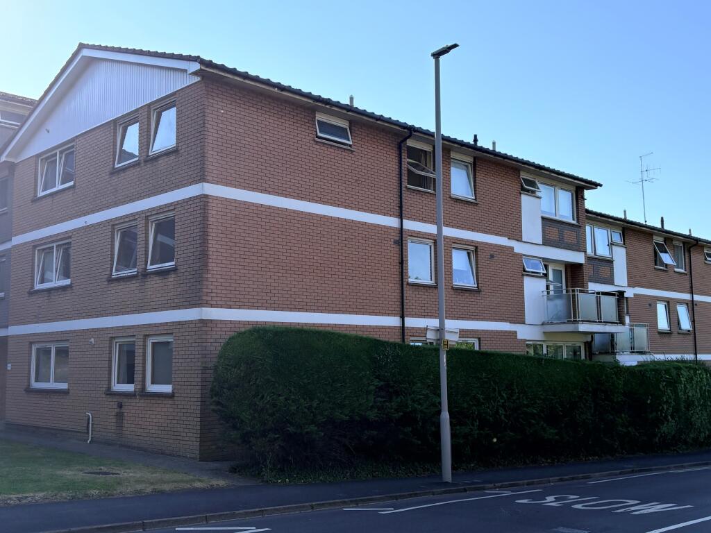 2 bed 1st Floor Flat for rent in Dorchester. From Edwards - Yeovil