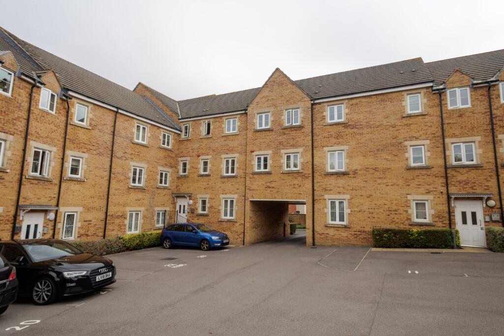 2 bed 1st Floor Flat for rent in Yeovil. From Edwards - Yeovil