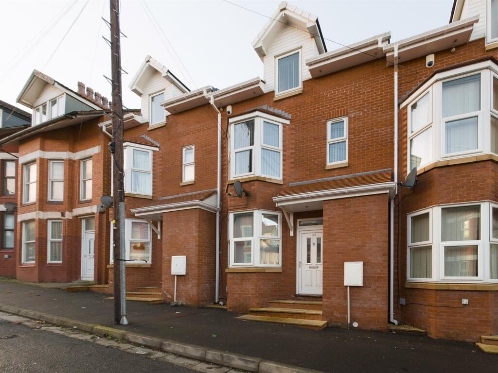 5 bed Mid Terraced House for rent in Wallasey. From Bakewell and Horner