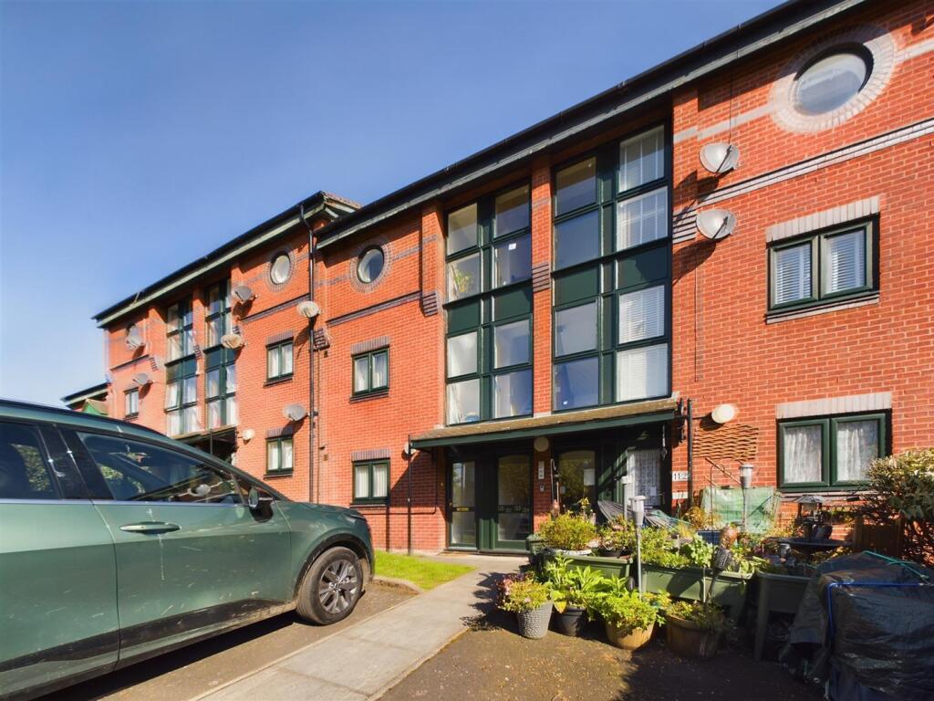 2 bed Apartment for rent in Birkenhead. From Bakewell and Horner - Wallasey 2 bed Apartment for rent in Birkenhead. From Bakewell and Horner - Wallasey