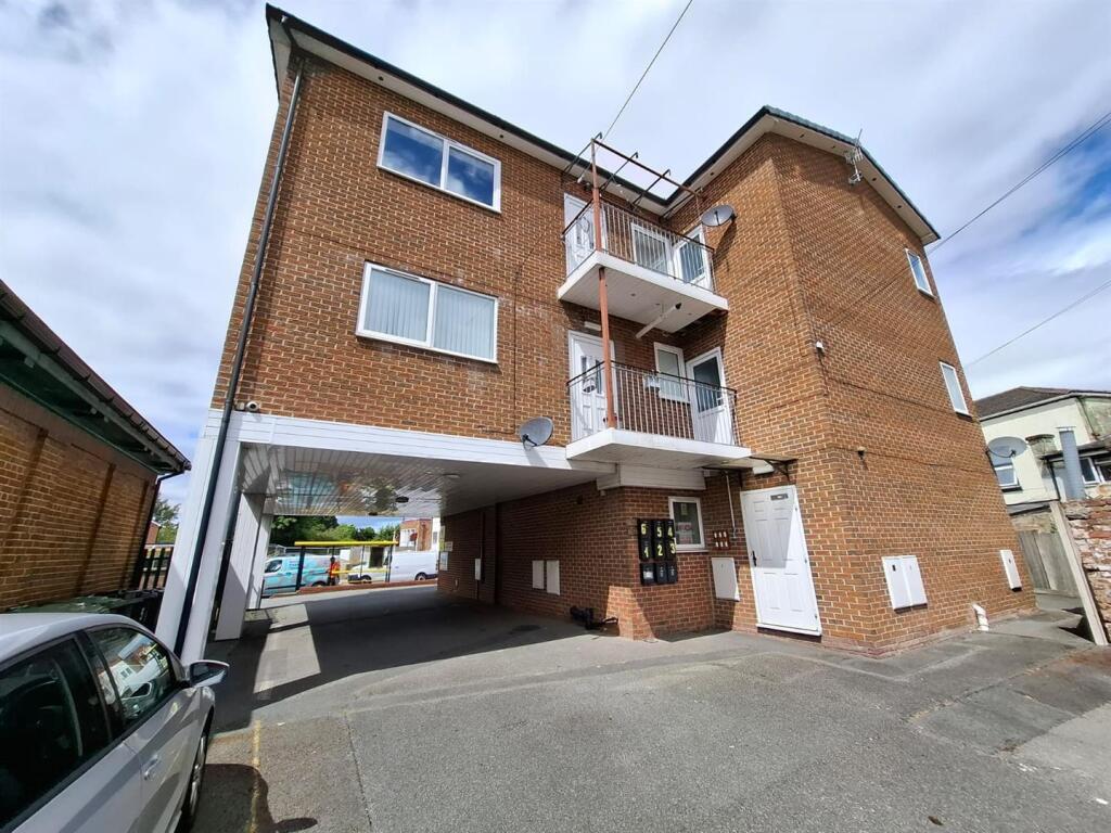 2 bed 1st Floor Flat for rent in Greasby. From Bakewell and Horner - Wallasey