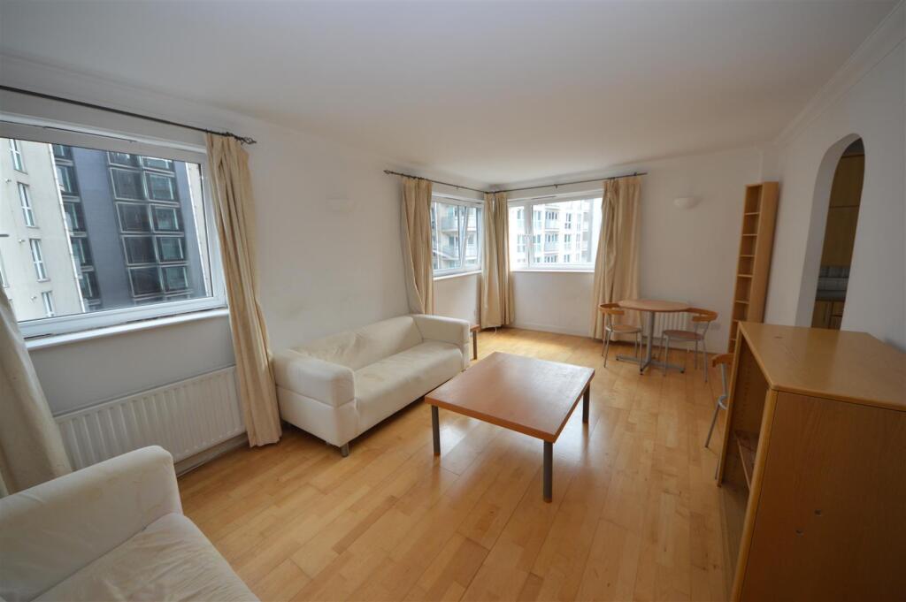 2 bed 1st Floor Flat for rent in Islington. From RHW Estates - Swiss Cottage