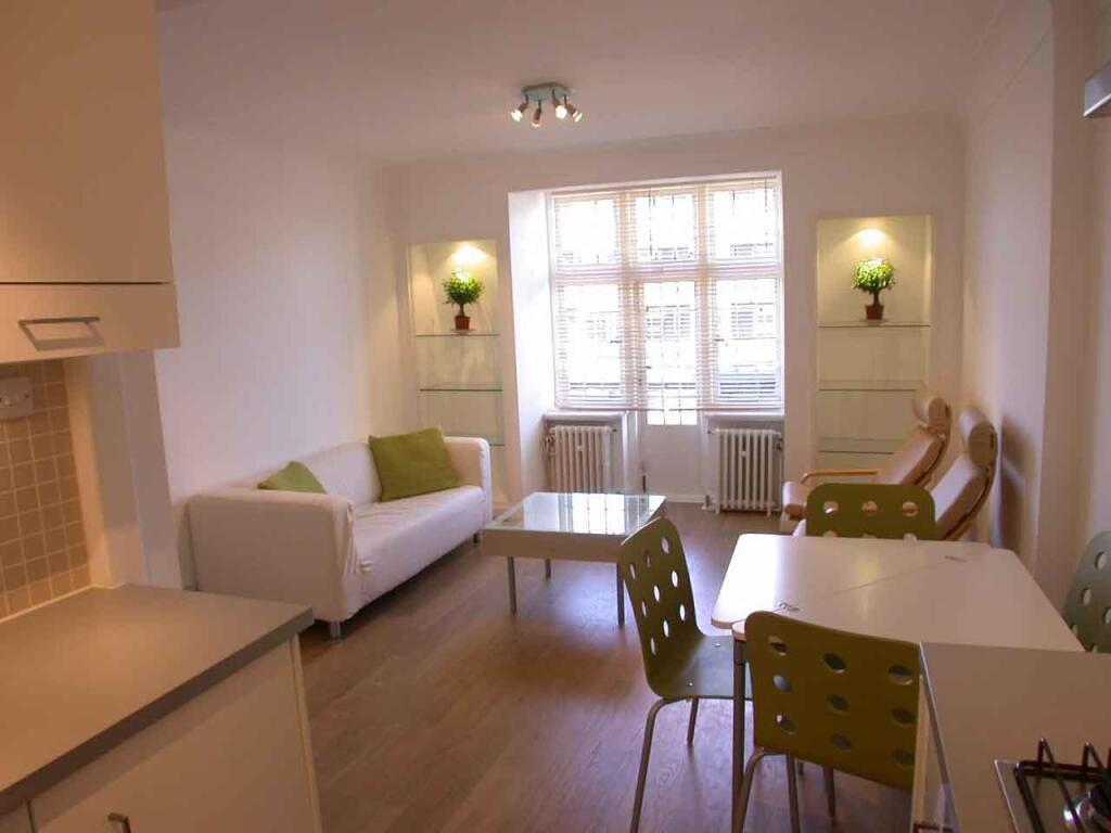 3 bed 1st Floor Flat for rent in Hampstead. From RHW Estates - Swiss Cottage