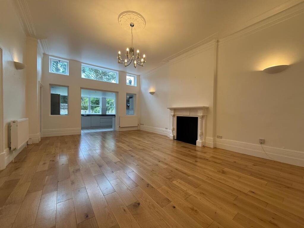 2 bed 1st Floor Flat for rent in Hampstead. From RHW Estates - Swiss Cottage