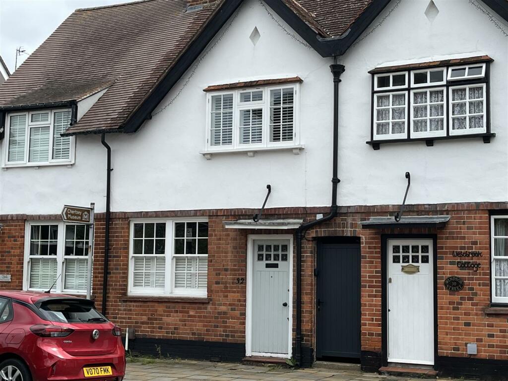 3 bed Mid Terraced House for rent in Chertsey. From Pearce and Co Estate Agents