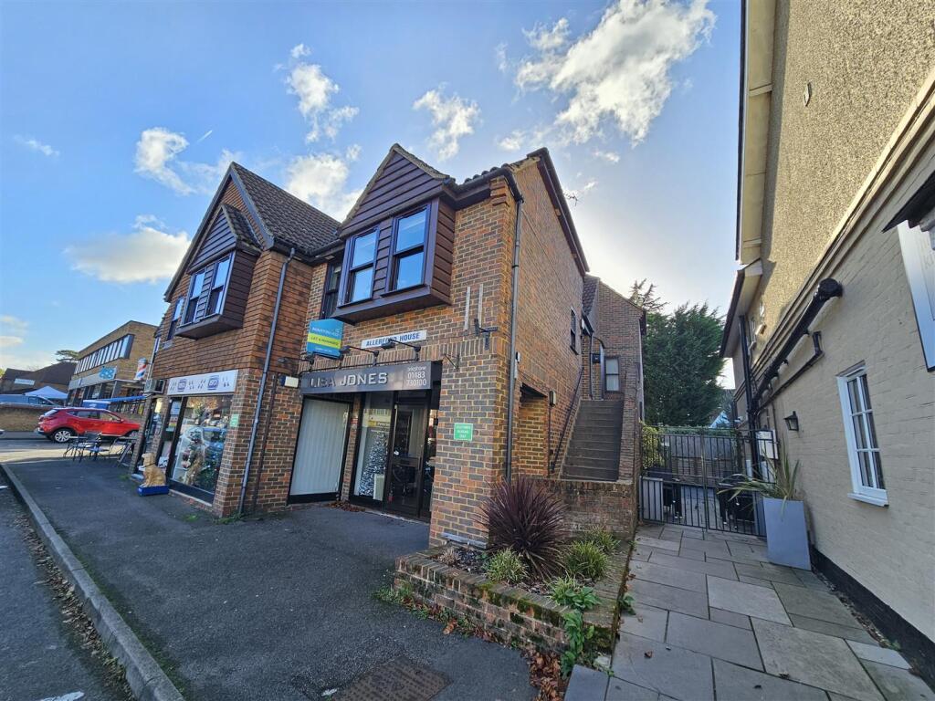 1 bed Apartment for rent in Woking. From Pearce and Co Estate Agents