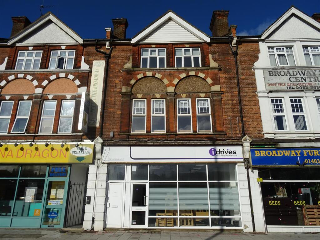 2 bed Apartment for rent in Woking. From Pearce and Co Estate Agents