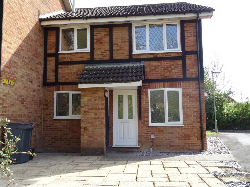 1 bed Semi Detached for rent in Egham. From Pearce and Co Estate Agents
