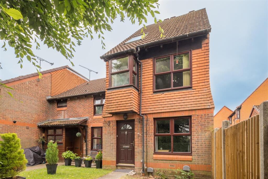 1 bed Annexe for rent in Woking. From Pearce and Co Estate Agents 1 bed Annexe for rent in Woking. From Pearce and Co Estate Agents