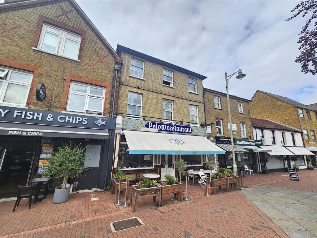 1 bed Apartment for rent in Egham. From Pearce and Co Estate Agents