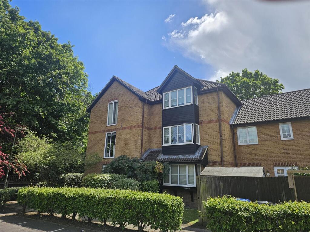 0 bed Studio for rent in Addlestone. From Pearce and Co Estate Agents