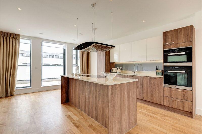 3 bed 1st Floor Flat for rent in Willesden. From Litchfields - NW11