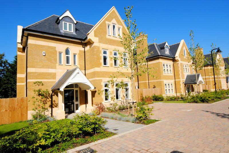 5 bed Detached for rent in Hendon. From Litchfields - NW11