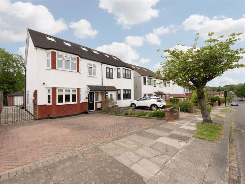 4 bed Semi Detached for rent in Southgate. From Litchfields - NW11