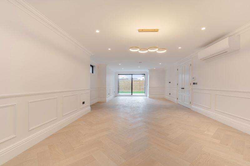 3 bed 1st Floor Flat for rent in Hendon. From Litchfields - NW11