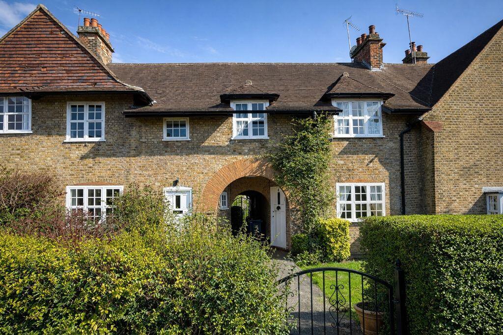 3 bed Cottage for rent in Finchley. From Litchfields - NW11 3 bed Cottage for rent in Finchley. From Litchfields - NW11