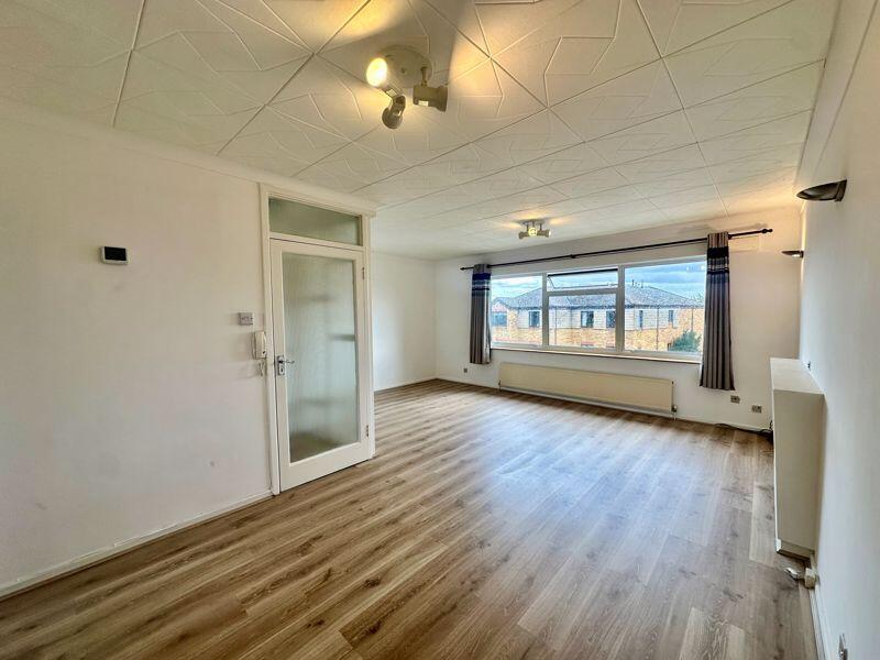 2 bed 1st Floor Flat for rent in Finchley. From Litchfields - NW11