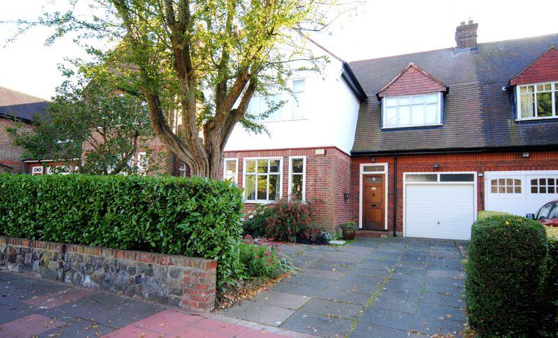 4 bed Semi Detached for rent in Finchley. From Litchfields - NW11 4 bed Semi Detached for rent in Finchley. From Litchfields - NW11