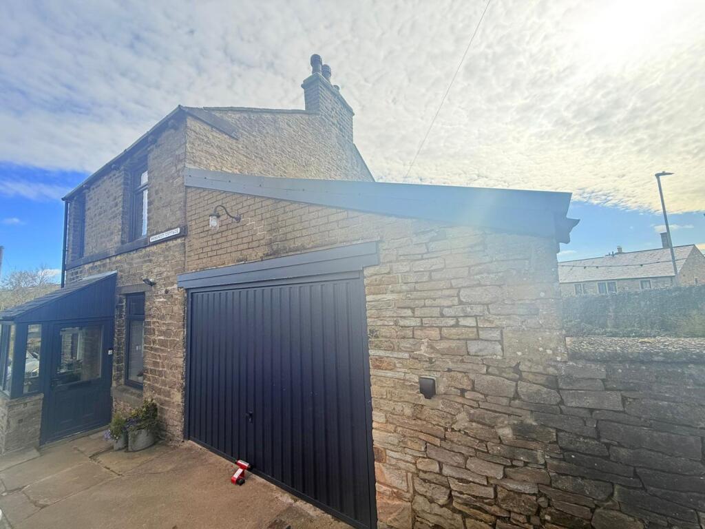 3 bed Detached for rent in Cononley. From Linley & Simpson - Ilkley 3 bed Detached for rent in Cononley. From Linley & Simpson - Ilkley