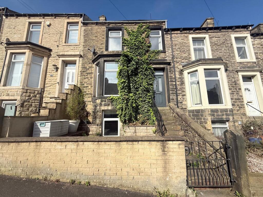 4 bed Mid Terraced House for rent in Skipton. From Linley & Simpson - Ilkley 