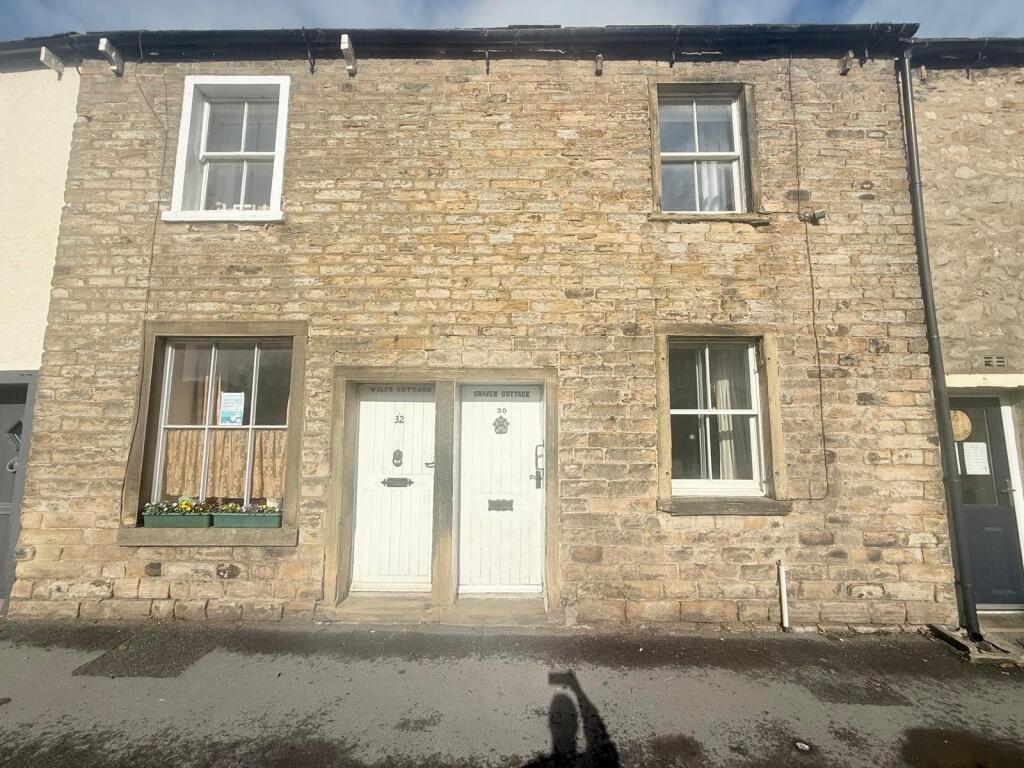2 bed Mid Terraced House for rent in Gargrave. From Linley & Simpson - Ilkley 2 bed Mid Terraced House for rent in Gargrave. From Linley & Simpson - Ilkley