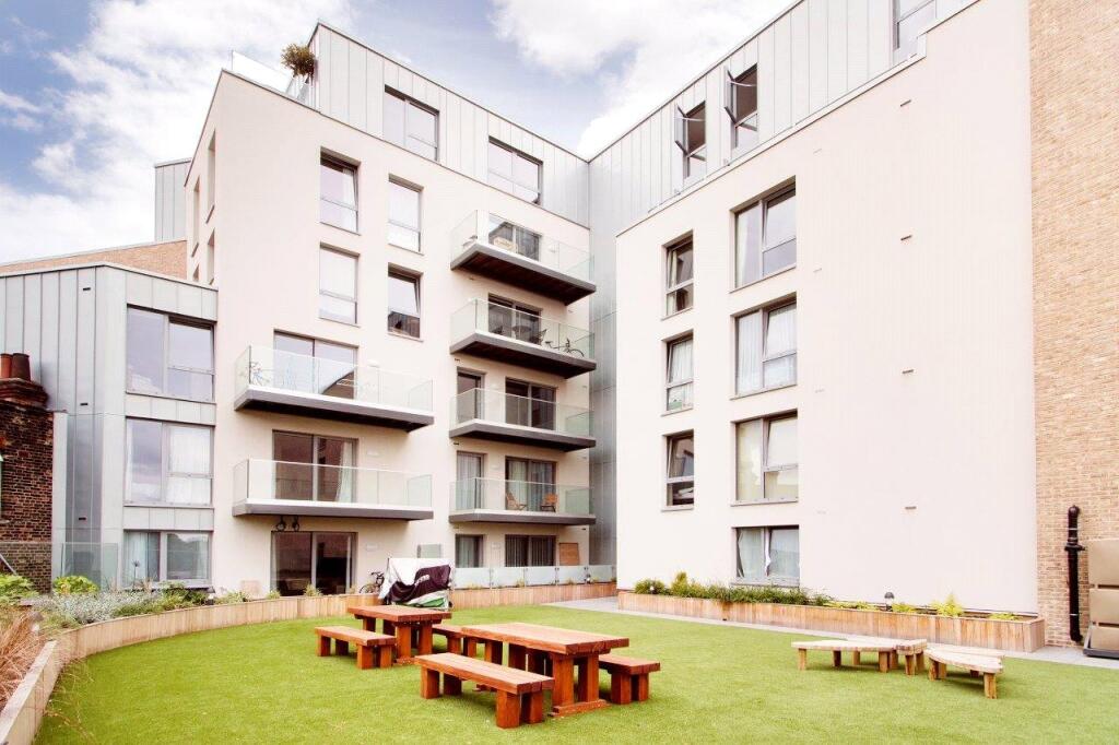 1 bed Apartment for rent in Stoke Newington. From Dutch & Dutch - West Hampstead 1 bed Apartment for rent in Stoke Newington. From Dutch & Dutch - West Hampstead