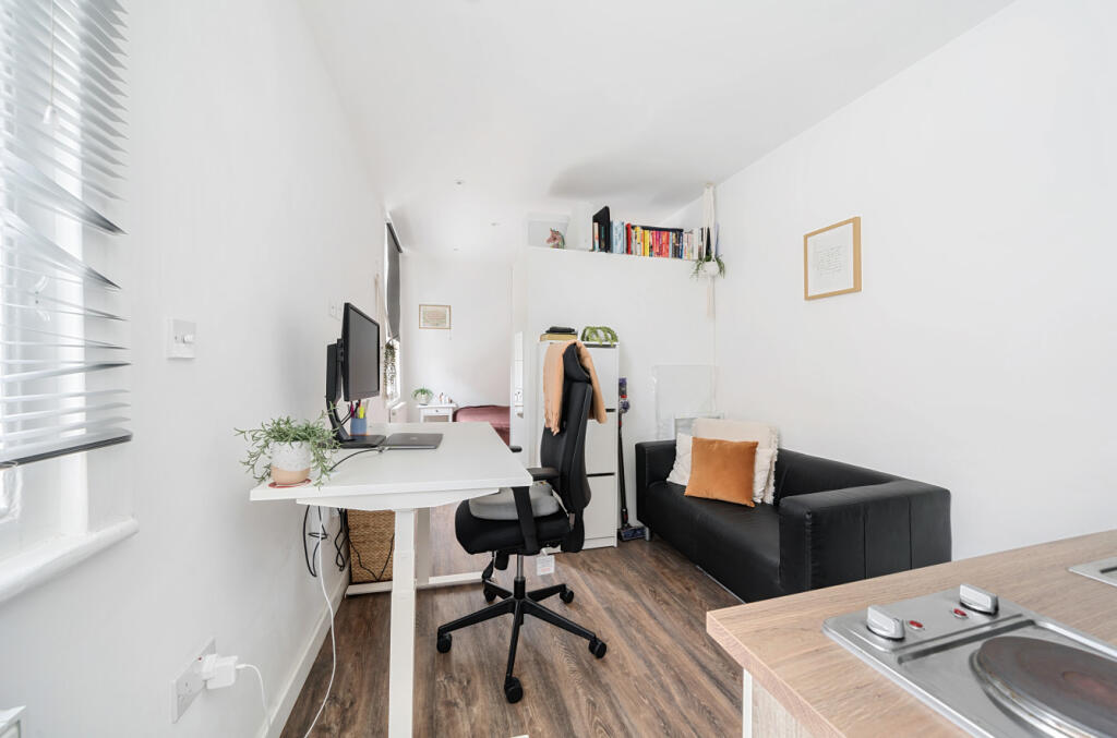 1 bed Apartment for rent in Hampstead. From Dutch & Dutch - West Hampstead