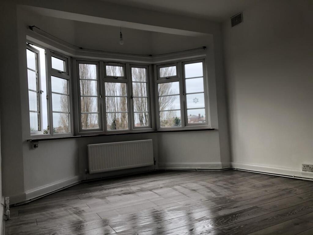 4 bed Apartment for rent in Hendon. From Talbots Partnership - Hendon