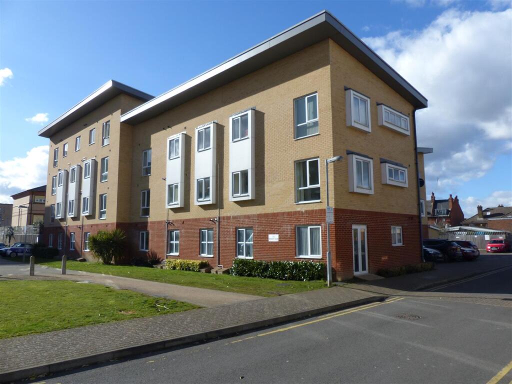 2 bed Apartment for rent in Borehamwood. From Talbots Partnership - Hendon