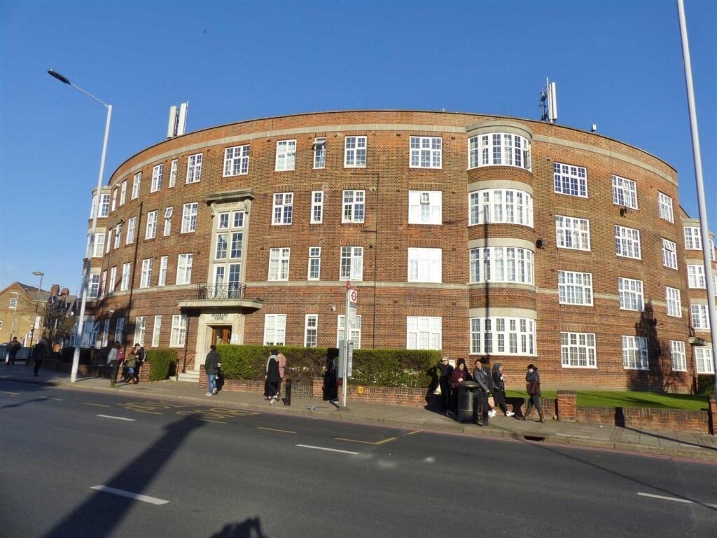 2 bed Apartment for rent in Hendon. From Talbots Partnership - Hendon