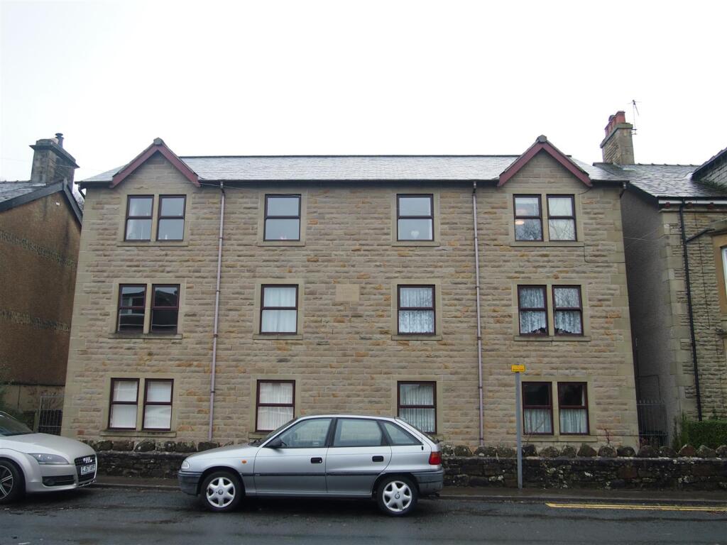 2 bed Apartment for rent in Carnforth. From GF Property Sales and Lettings - Morecambe