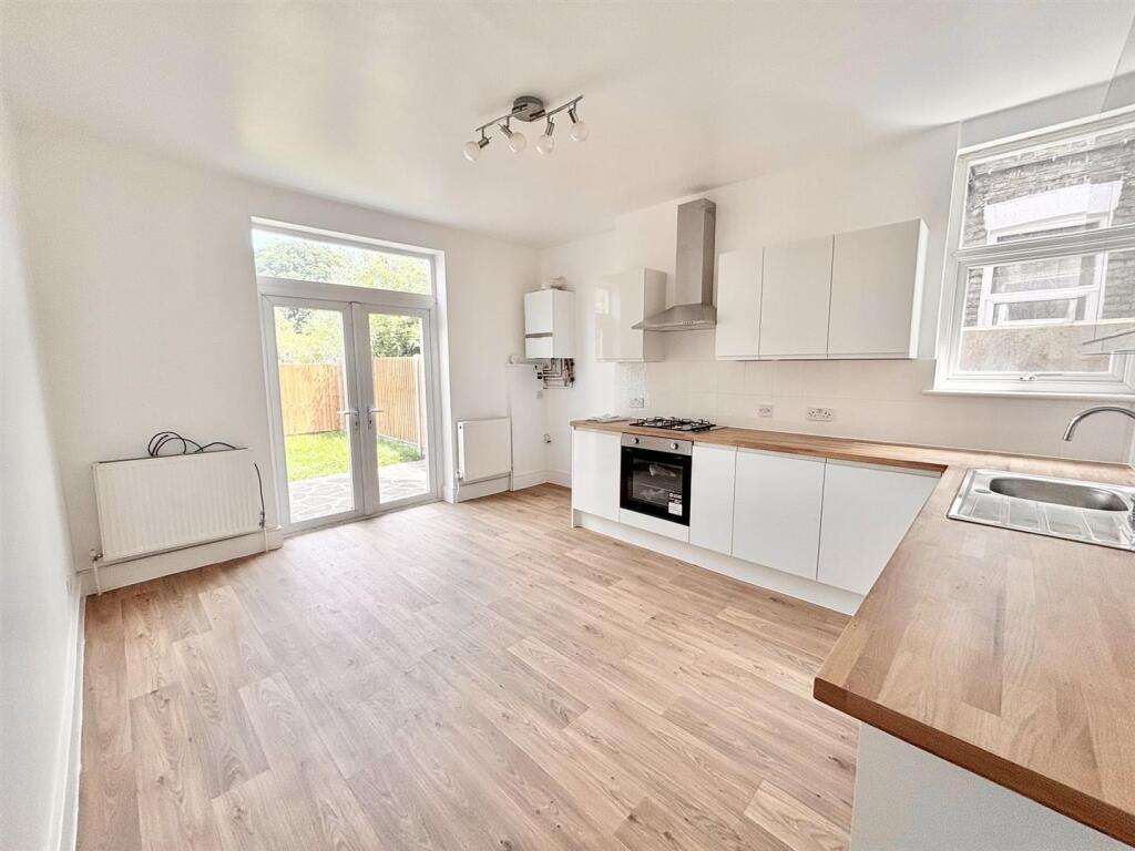 2 bed 1st Floor Flat for rent in London. From Wenlock and Taylor