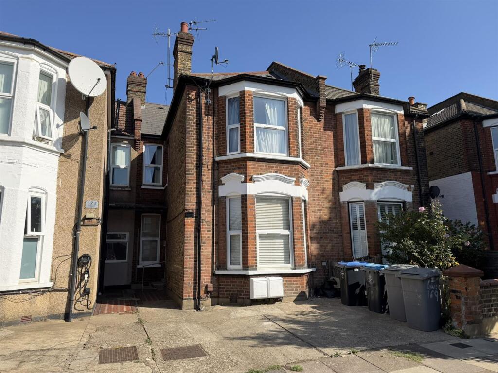 2 bed 1st Floor Flat for rent in Willesden. From Wenlock and Taylor 2 bed 1st Floor Flat for rent in Willesden. From Wenlock and Taylor