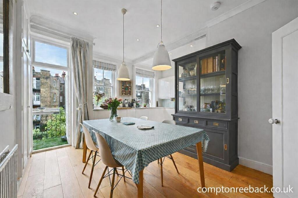 3 bed Apartment for rent in Paddington. From Compton Reeback - London