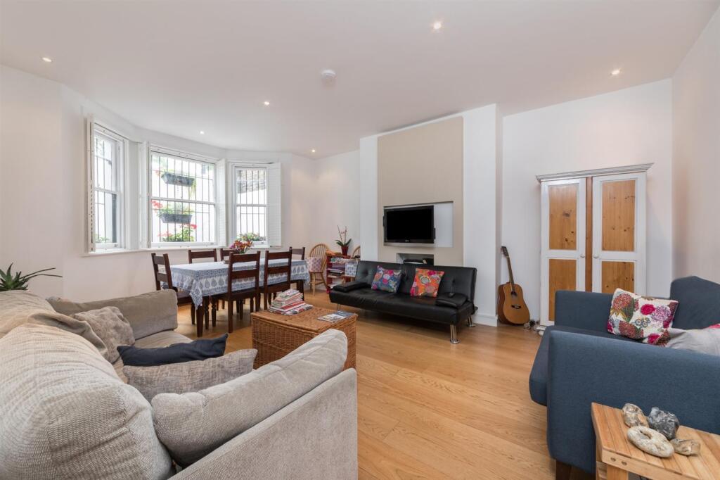 3 bed Apartment for rent in Paddington. From Compton Reeback - London