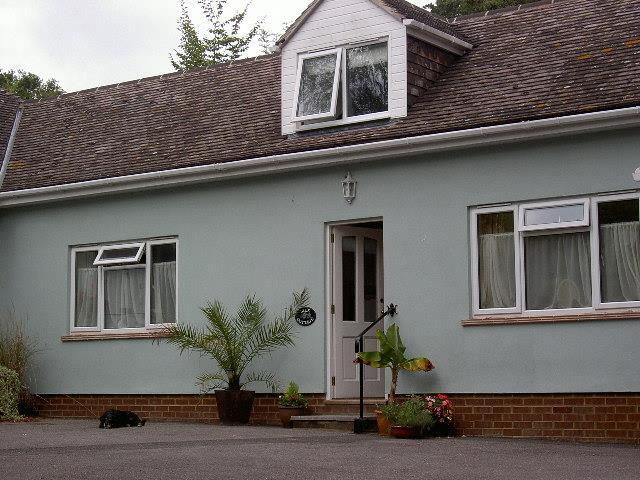 2 bed Mid Terraced House for rent in Lymington. From Spencers of the New Forest - Lymington