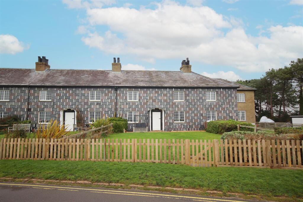 2 bed Mid Terraced House for rent in Southampton. From Spencers of the New Forest - Lymington