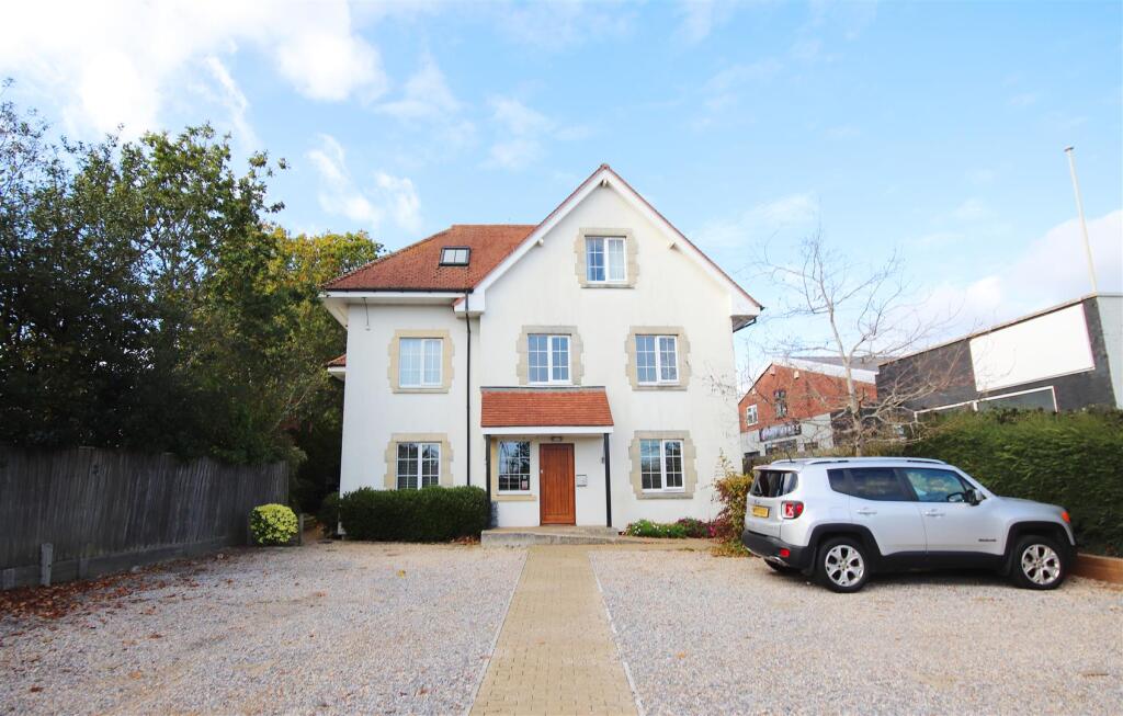 1 bed Apartment for rent in Lymington. From Spencers of the New Forest - Lymington