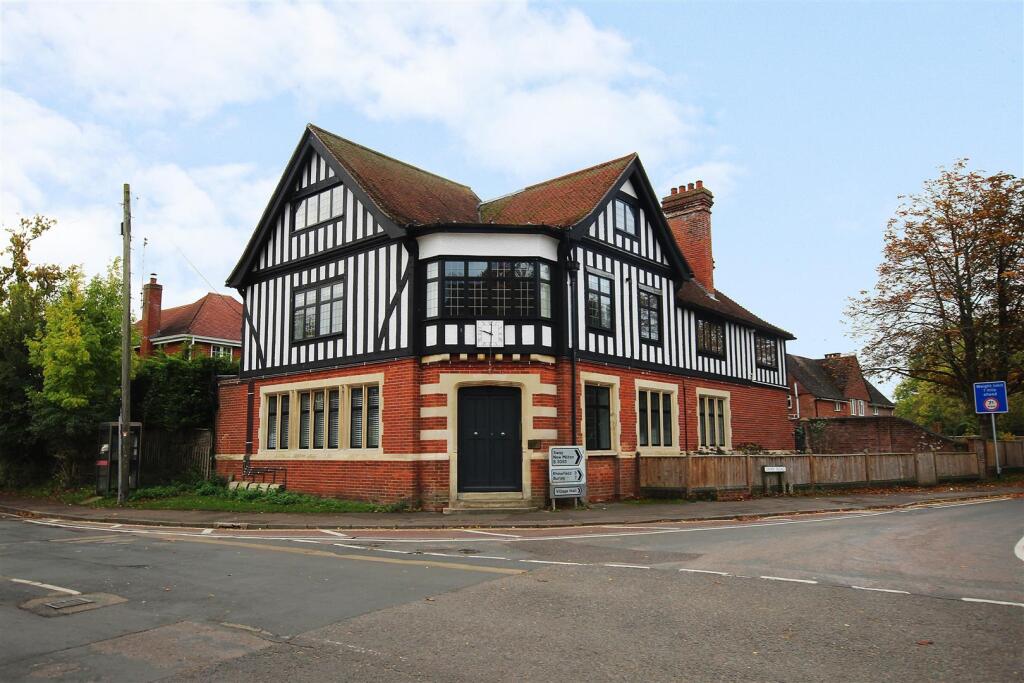 2 bed Apartment for rent in Brockenhurst. From Spencers of the New Forest - Lymington
