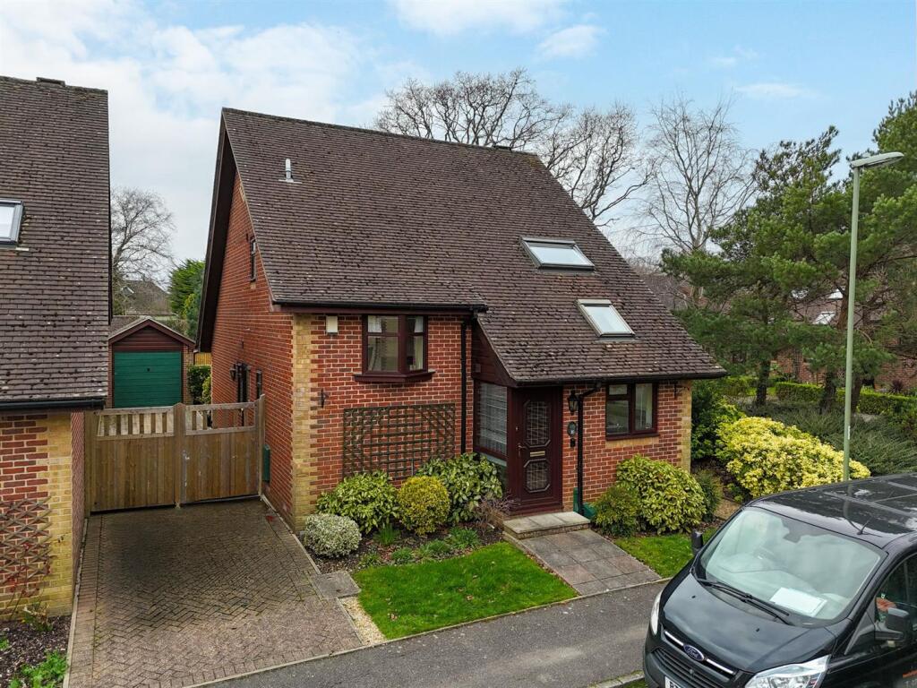 3 bed Detached for rent in Hordle. From Spencers of the New Forest - Lymington 3 bed Detached for rent in Hordle. From Spencers of the New Forest - Lymington