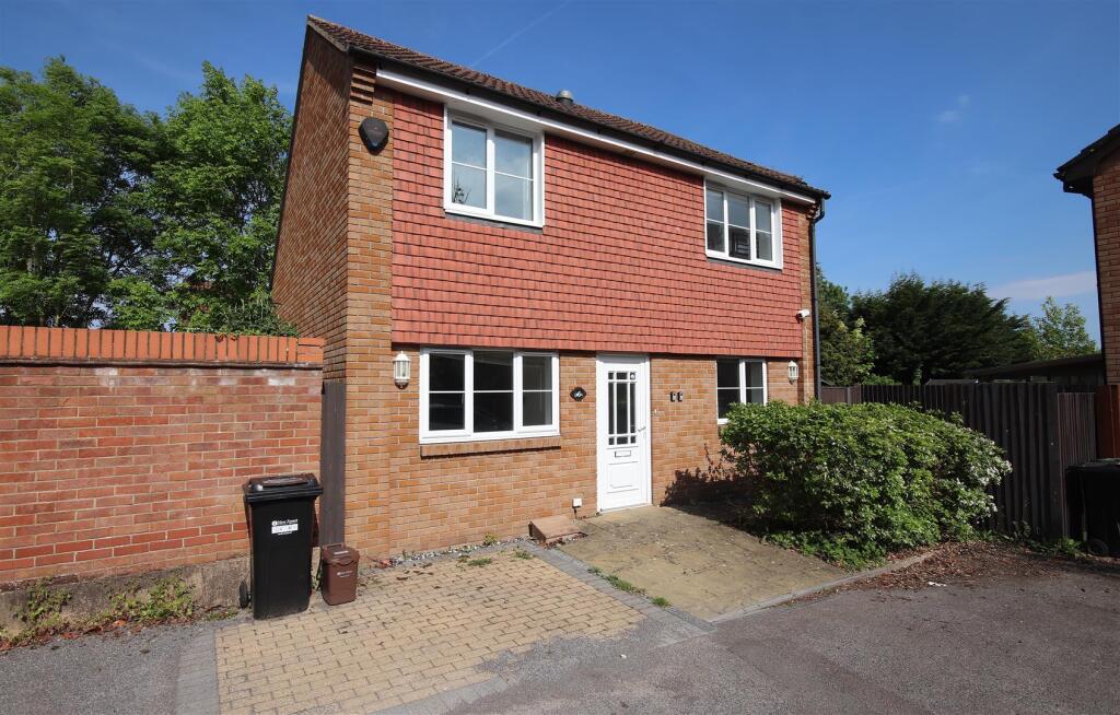2 bed Detached for rent in Lymington. From Spencers of the New Forest - Lymington 2 bed Detached for rent in Lymington. From Spencers of the New Forest - Lymington