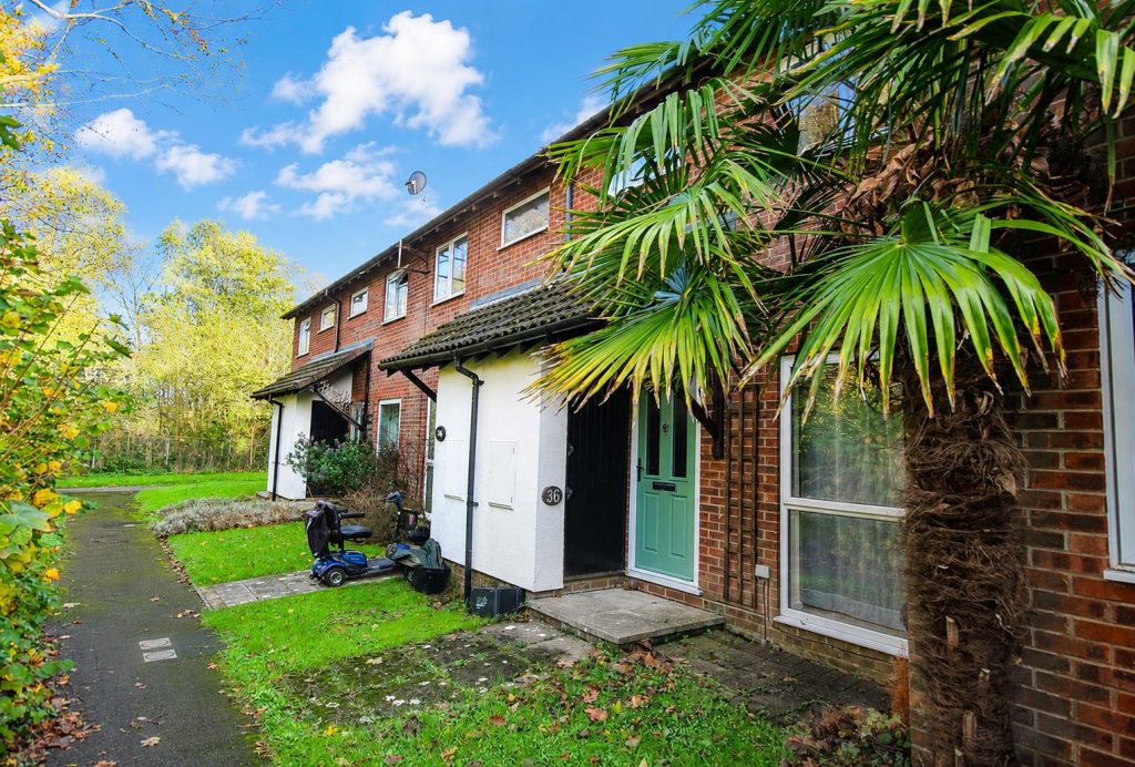2 bed Mid Terraced House for rent in Walhampton. From Spencers of the New Forest - Lymington 2 bed Mid Terraced House for rent in Walhampton. From Spencers of the New Forest - Lymington