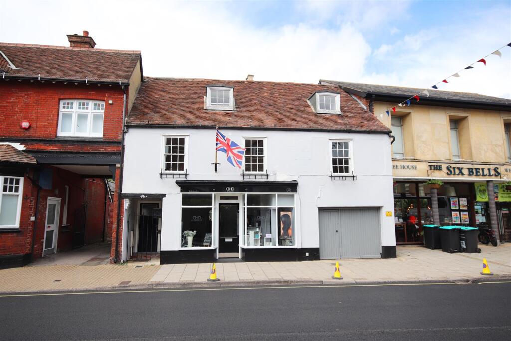 3 bed Apartment for rent in Lymington. From Spencers of the New Forest - Lymington 3 bed Apartment for rent in Lymington. From Spencers of the New Forest - Lymington