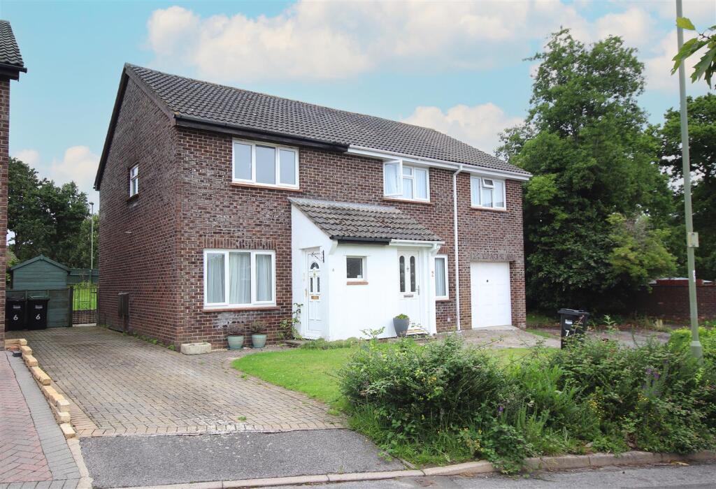 2 bed Semi Detached for rent in Walhampton. From Spencers of the New Forest - Lymington 2 bed Semi Detached for rent in Walhampton. From Spencers of the New Forest - Lymington