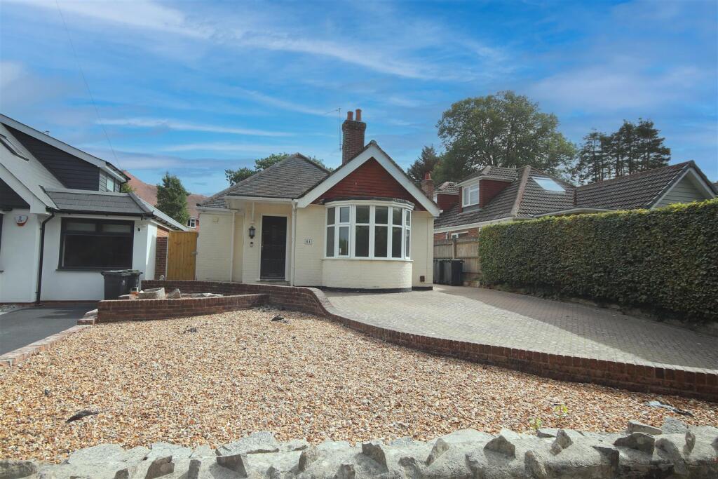 3 bed Bungalow for rent in Hinton. From Spencers of the New Forest - Lymington 3 bed Bungalow for rent in Hinton. From Spencers of the New Forest - Lymington